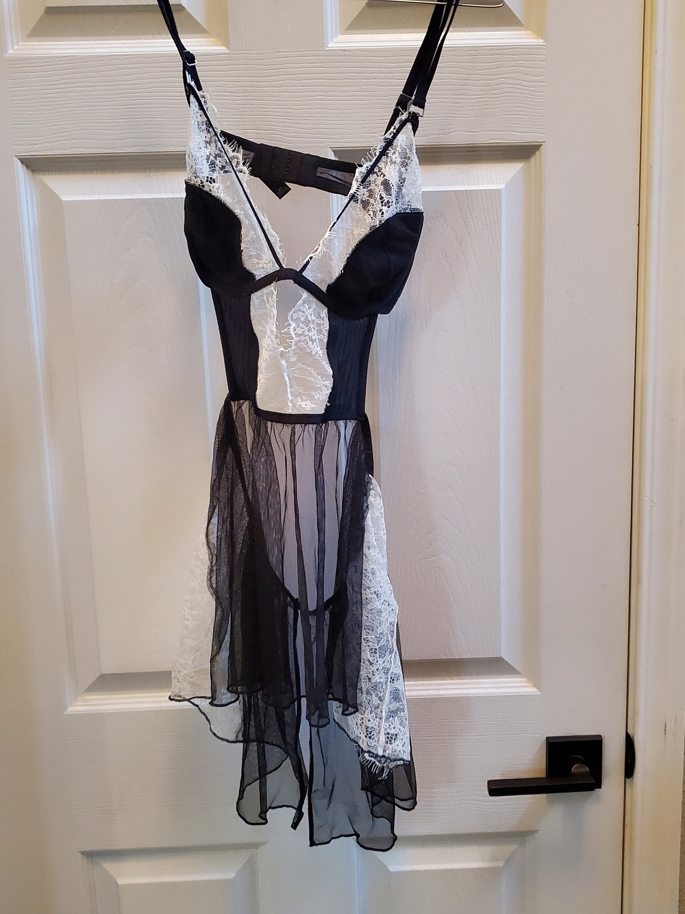 NWOT. Victoria's Secret Black & White Lace Sheer Chemise. Size 36D